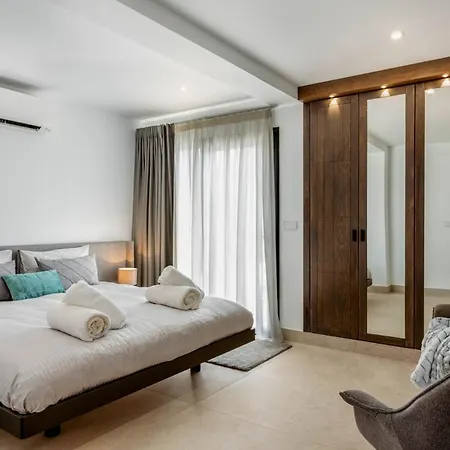 Puerto Del Carmen Sleeps 10 With Pool Air Con And Wifi Villa *